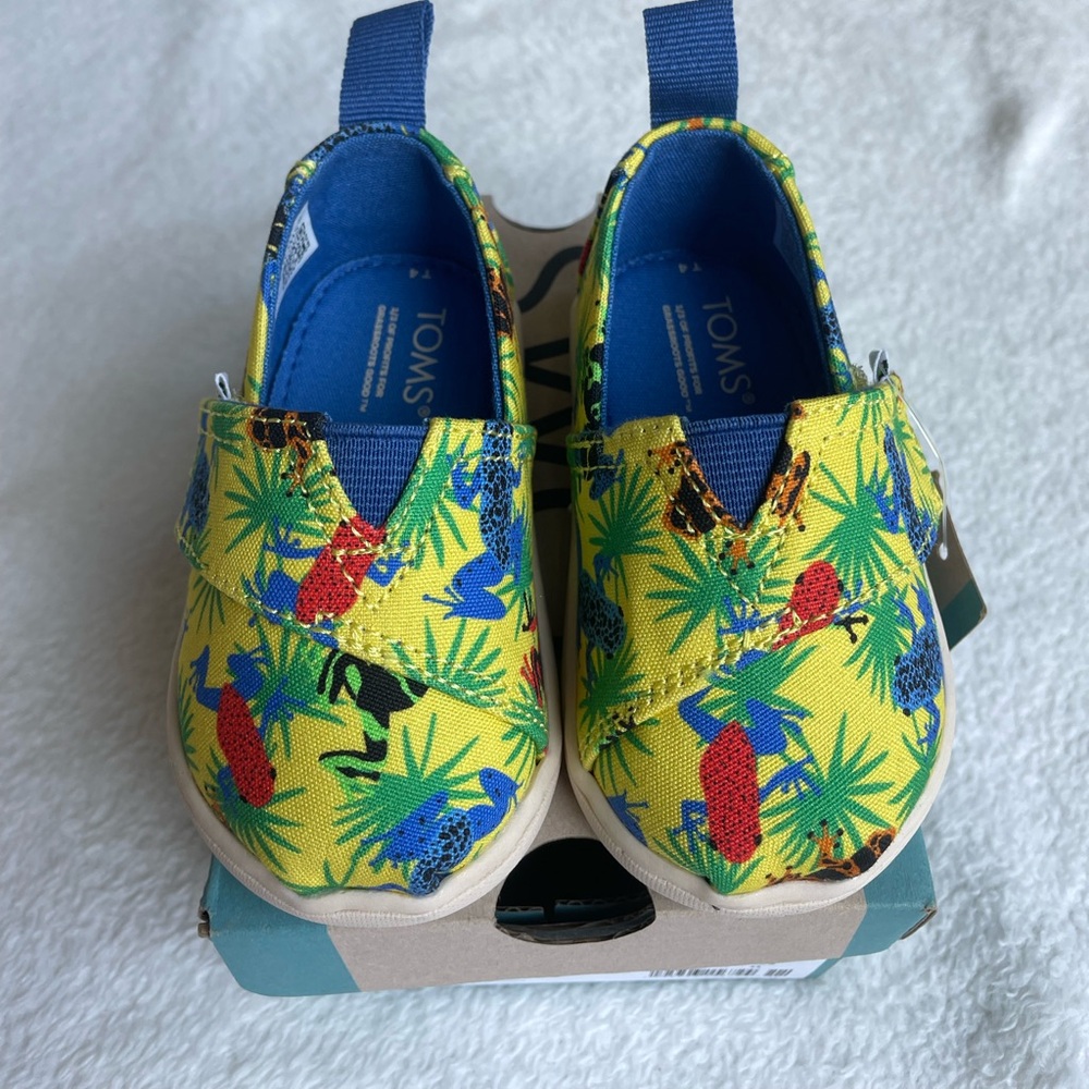 Toms baby shoes